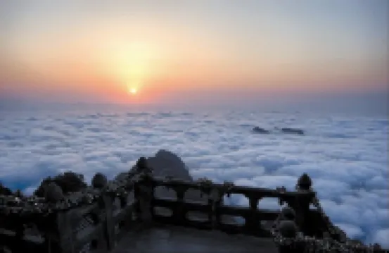 Wudang Mountain Golden Top View Tower (Golden Ding Scenic Area)
