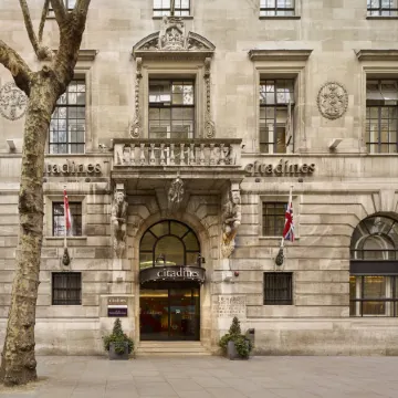 Citadines Trafalgar Square London Отели рядом с достопримечательностью «Железнодорожный вокзал Чаринг-Кросс»