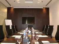 Rose Park Hotel - Al Barsha, Opposite Metro Station Отели рядом с достопримечательностью «Шоссе шейха Зайда»