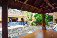 Sanya Dadonghai Fengjie Seaview Garden Apartment Hotels in 