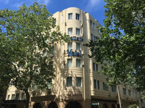 โรงแรมเดอเวียร์