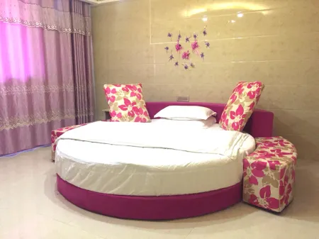 Yongfu Fengxiang Hotel Отели рядом с достопримечательностью «Fushou Square»