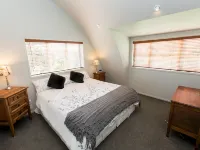 Lavender Hill Hotels in Waimauku