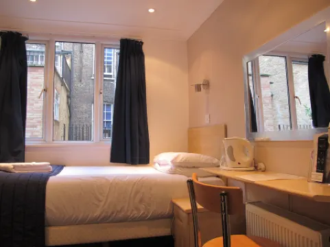 Alhambra Hotel Отели рядом с достопримечательностью «Кингс-Кросс»