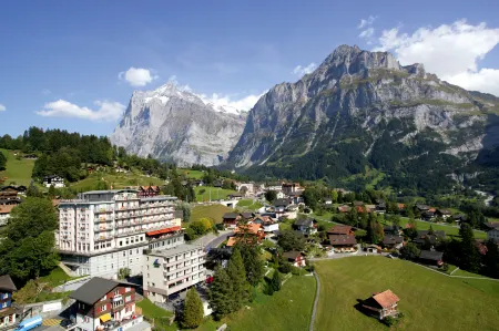 Belvedere Swiss Quality Hotel Отели рядом с достопримечательностью «Firstbahn AG»