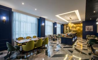 Orange Hotel (Shanghai Pujiang Shendu Road Metro Station)