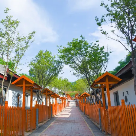 Tongchuan Chujian Homestay