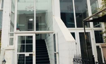 Ruishe Huashu Hostel - Housity