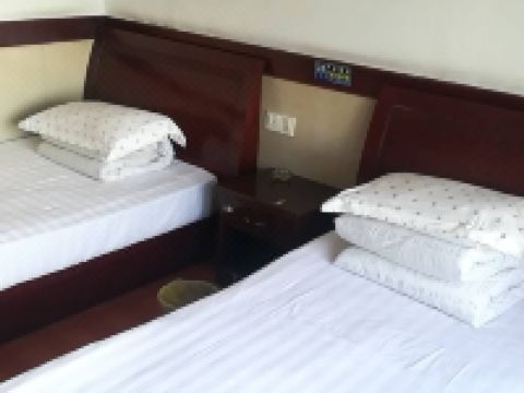 绍兴市越城区解放北路199号八佰伴购物中心f1