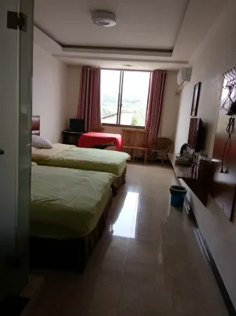 Huang Ping Yan Fei Business Hotel Отели рядом с достопримечательностью «Former site of Chinese Soviet Bank»