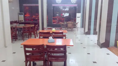 Taohuanyuan Hotel Отели в г. Цзунъян