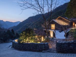 RELIVE HILLSTAY IN LINAN HANGZHOU