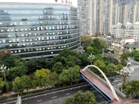 Mengjing Rainbow Hotel (Kunming Station Huancheng South Road Subway Station) - Romantic