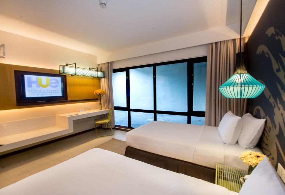 5. 휴 호텔 앤드 ..