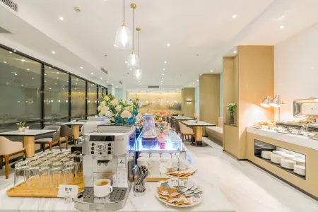 Xuzhou Pengcheng Square Riverside Hotel Отели рядом с достопримечательностью «Baiyun Cave»