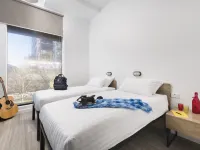 Hostel G Perth Hotels near State Library of Western Australia