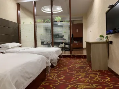 Danyang Huating Business Hotel