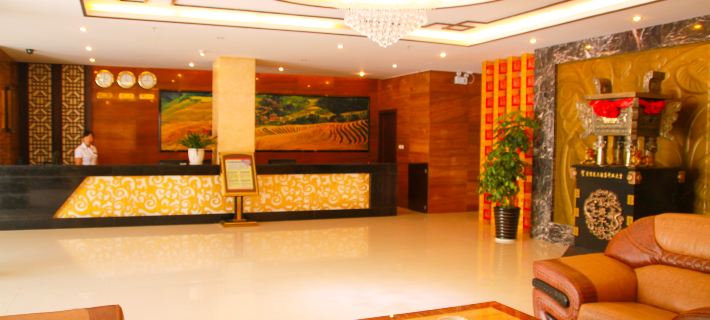 Coral Hotel Các khách sạn ở Long Thắng