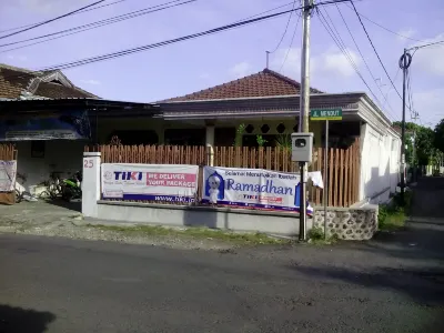 Thalia Homestay & Ijen Bromo Tour Hotels in der Nähe von JEMBATAN CINTA PASEWARAN