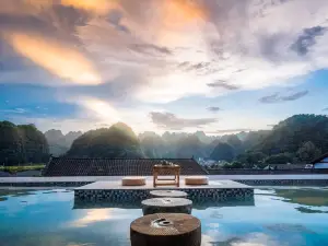 Wanfeng Linjingtang Holiday Hostel