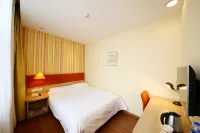 Homeinn Hotel (Xuchang Railway Station Fat Donglai Life Plaza) Hotels in Xuchang