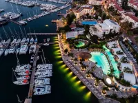 Yacht Classic Hotel - Boutique Class