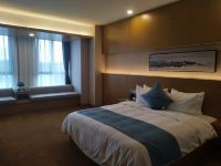 明凡居酒店(嵩明杨林大学城店) - 豪华双床房