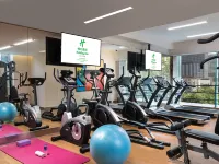 Holiday Inn SHANGHAI HONGQIAO CENTRAL by IHG（Loushanguan Road Metro Station Branch） Hotels near Changning