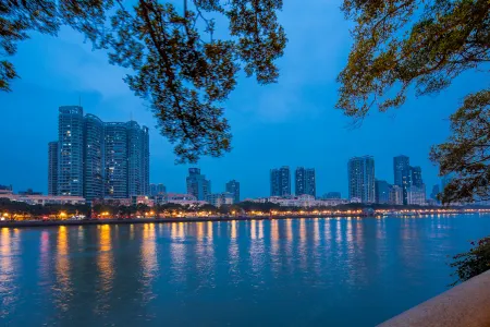 Youyou international apartment (Guangzhou Haizhu Plaza subway station private finance store)