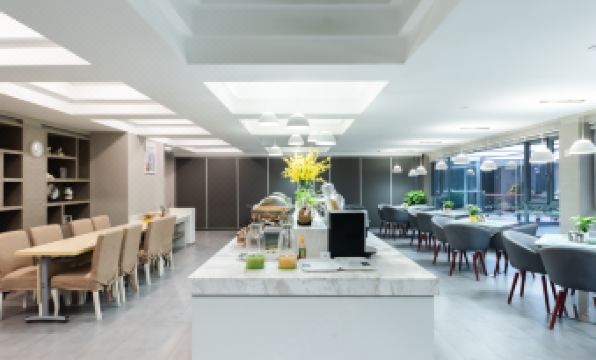 Yilong Anyun Hotel (Suzhou ShiQuan Road Nanmen Subway Station)
