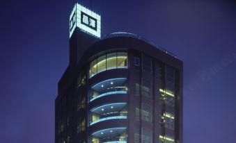 5. 더 크리스탈 리..
