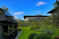 Swan Lakeview Hotel Hotel di Huairou Scenic Area
