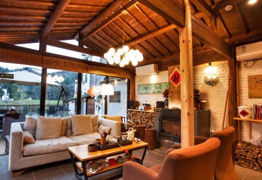 Homeward Bound InnHotel Overview