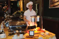 Pike's Waterfront Lodge - breakfast