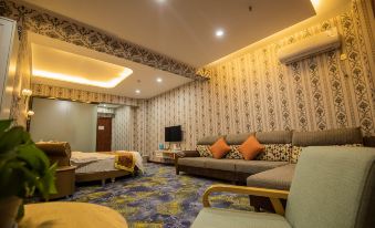 Fengcheng Liangchen Hotel