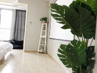 长沙时光格公寓 - 地中海简约风巨幕投影大床房