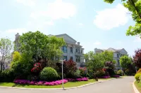 Aohua International Hot Spring Hotel Hotel di Linyi
