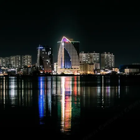 Sea Cruise Hotel Отели рядом с достопримечательностью «Daepohang Port»