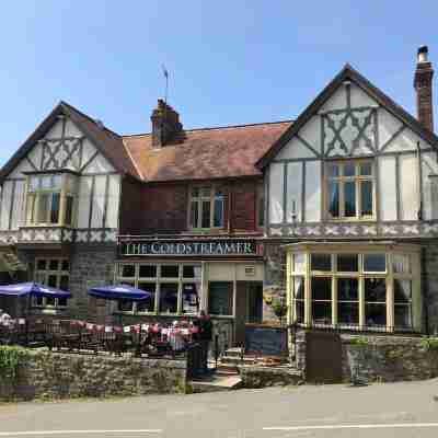 The Coldstreamer Inn Hotel Exterior