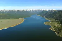 Lake View Suites