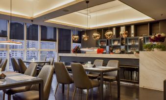 Holz Hotel (Shenyang International Exhibition Center New South Railway Station)