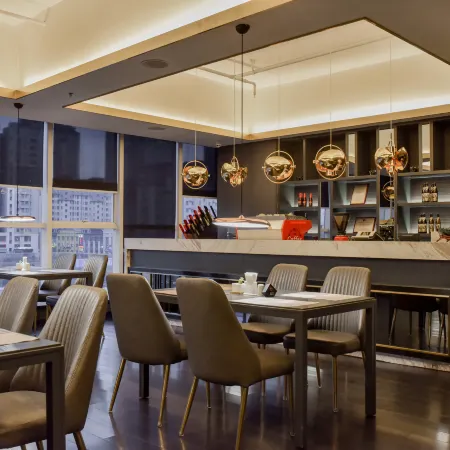 Holz Hotel (Shenyang International Exhibition Center New South Railway Station)