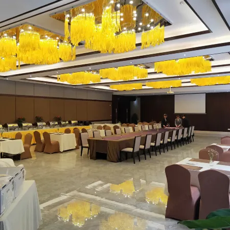 Celebrity vacation Hotel (Guangwushan Scenic Area)