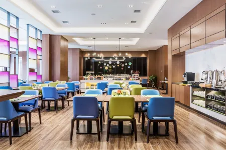 Hampton by Hilton Xi'an Hi-tech Zone Отели рядом с достопримечательностью «Xi'an Institute Service & Software Science Technology»