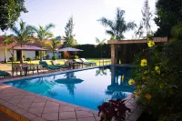 Tulia Boutique Hotel & Spa - Kolam Renang