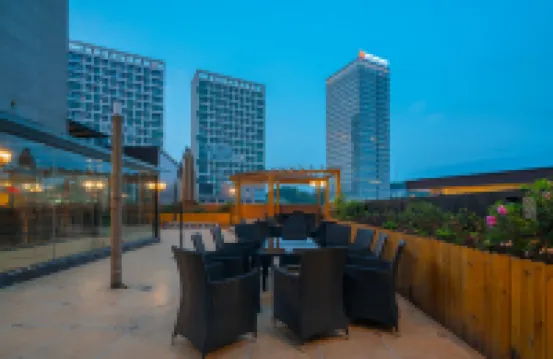 Boshe Shabao Hotel (Guiyang North High-speed Railway Station Dream City)