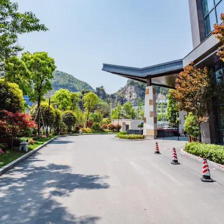 Wanxiang Hot Spring Holiday Hotel