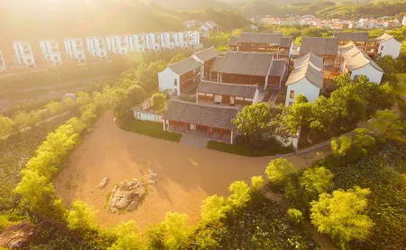 Chang Tai Long Guesthouse Отели рядом с достопримечательностью «Xiaohuang Mountain Scenic Area»