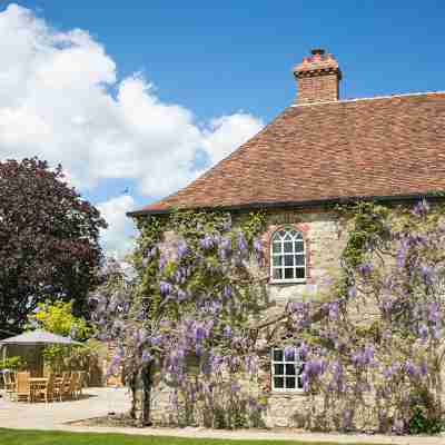 Leeds Castle Stable Courtyard Bed and Breakfast Hotel Exterior