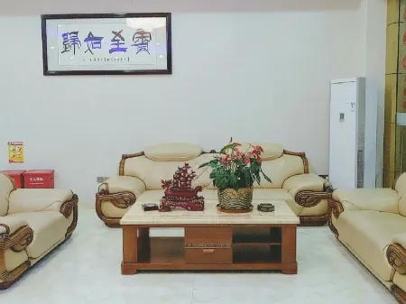 Kelly Business Hotel Отели рядом с достопримечательностью «Huafa Qingquangu Hot Spring»